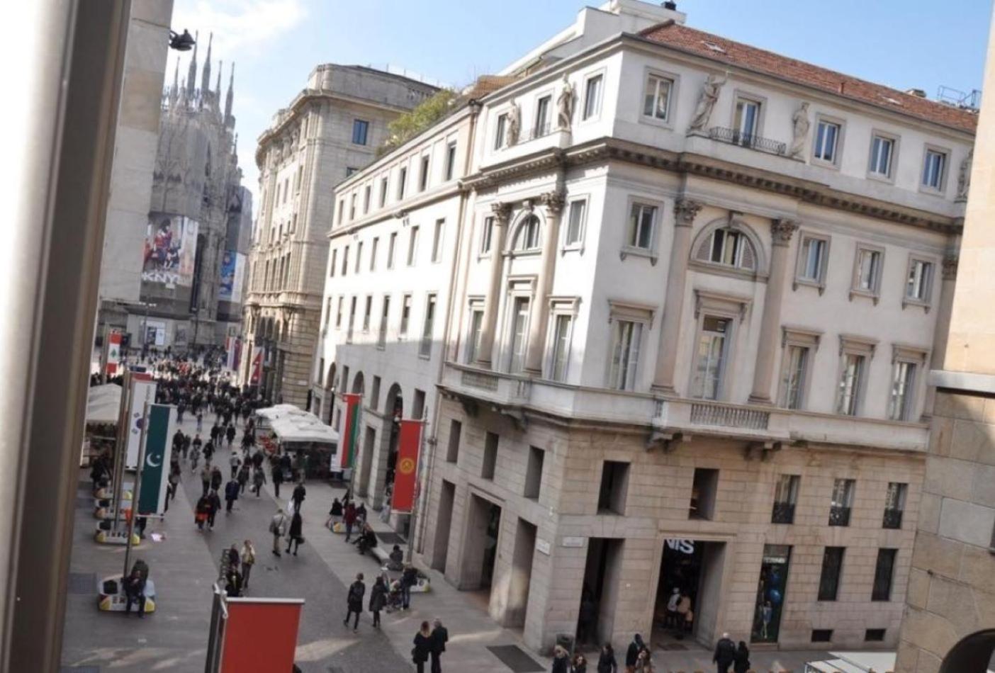 Duomo Intero Milão