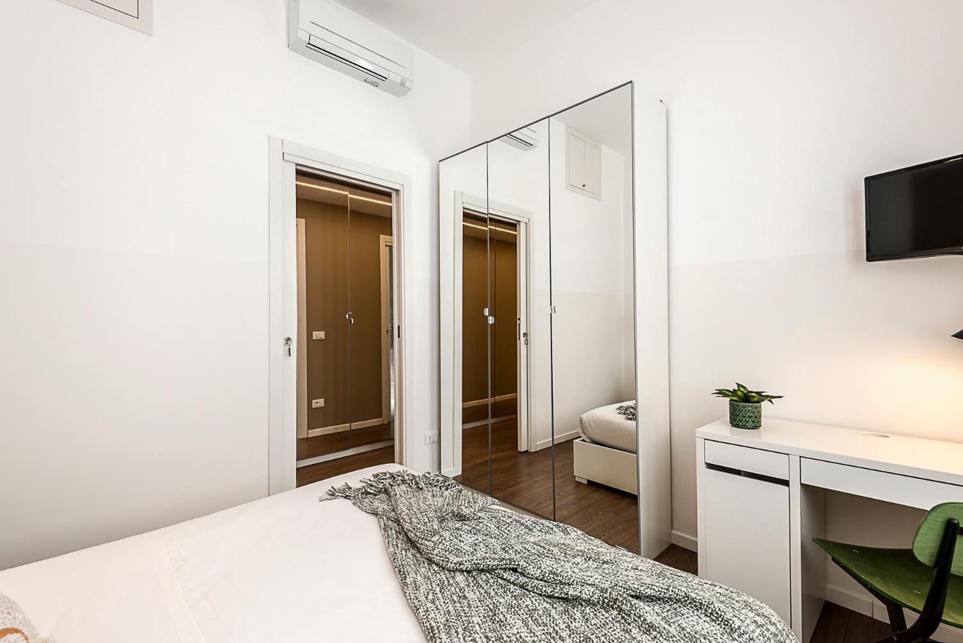 Stayeasy Petrella21 - 4 Bedrooms, 3 Baths - Station * Milão