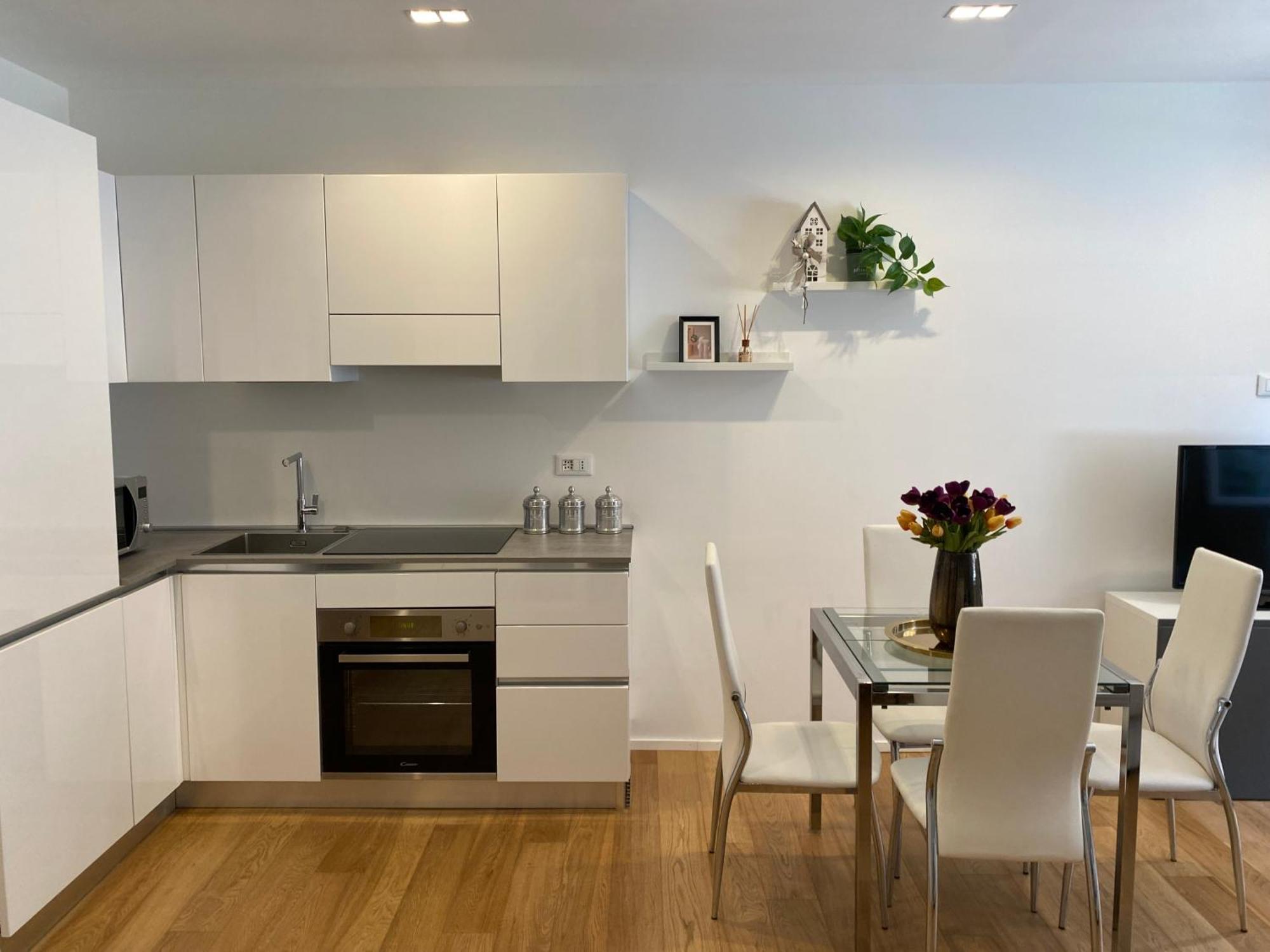Gramsci 2 - Cozy Near Sempione Park! Apartamento Milão