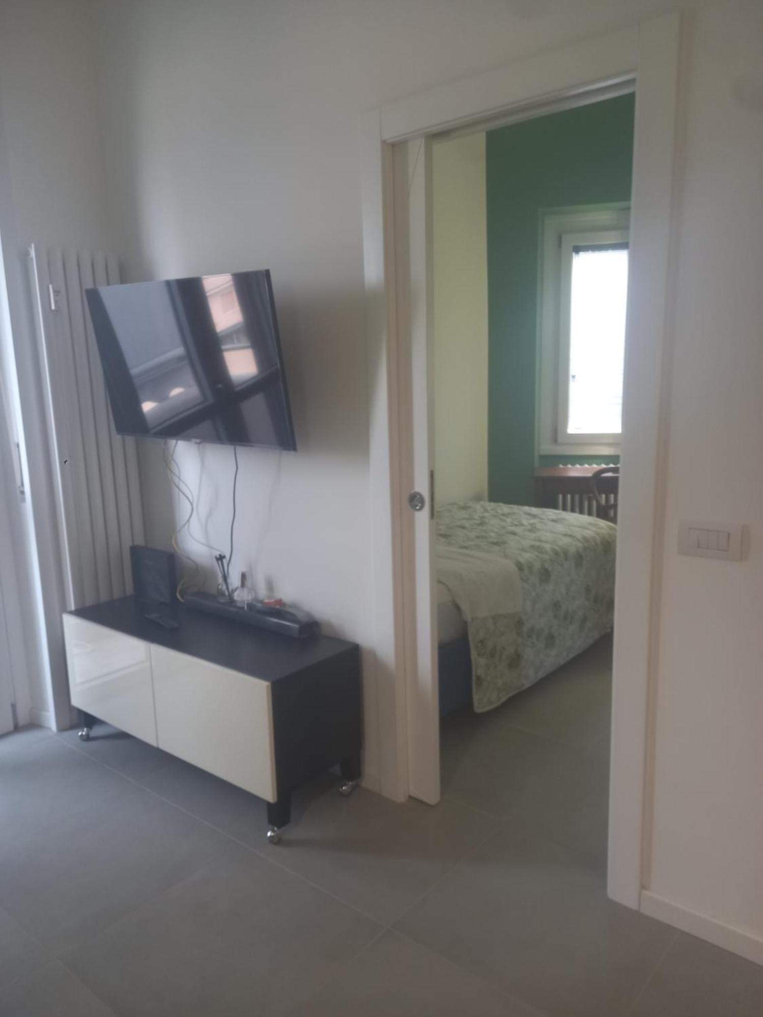 Corso Lodi 6 Milano Porta Romana - Bellissimo Nuovo Appartamento Con 2 Camere Da Letto E Due Bagni - Beautiful Newly Decorated 2 Bedrooms 2 Bathrooms With Free Parking Per Selected Qualifying Rate - Metro Subway Porta Romana 6 Minutes To Duomo Cathed