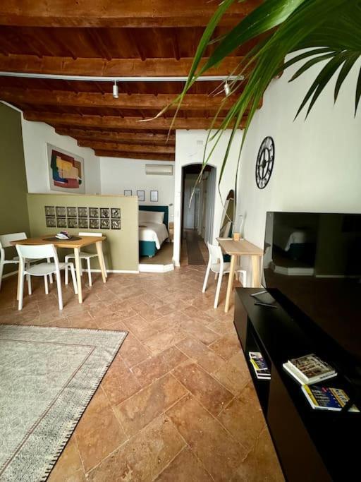 Apartment Splendido Bilocale In Via Madonnina, Zona Brera *