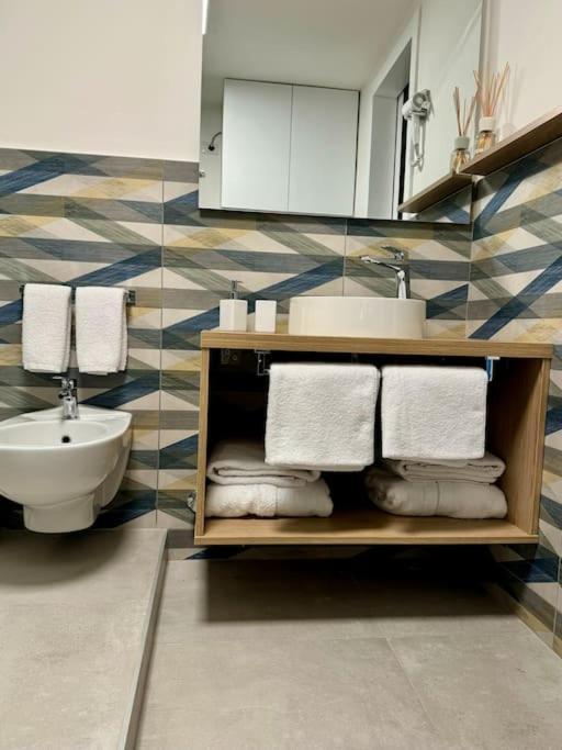 Apartment Splendido Bilocale In Via Madonnina, Zona Brera