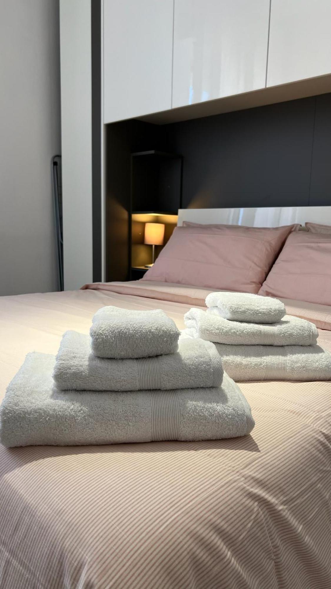 Rafael - 10 Min From Linate Airport, Centrale Fs, Ospedale San Raffaele Apartment Mailand