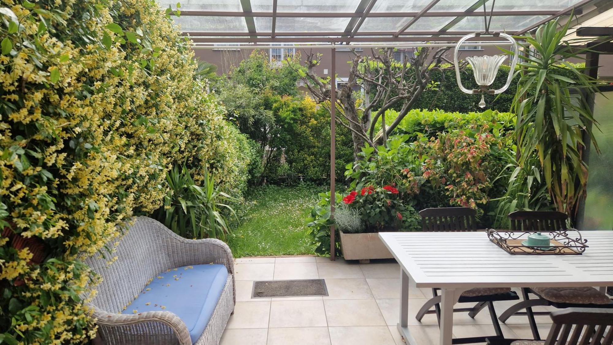 Stanza In Con Giardino Privatunterkunft