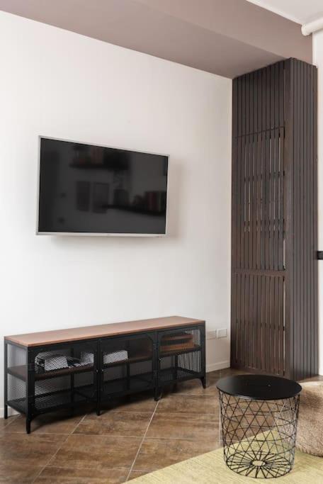 Moderno Bilocale In Zona Mico Apartamento