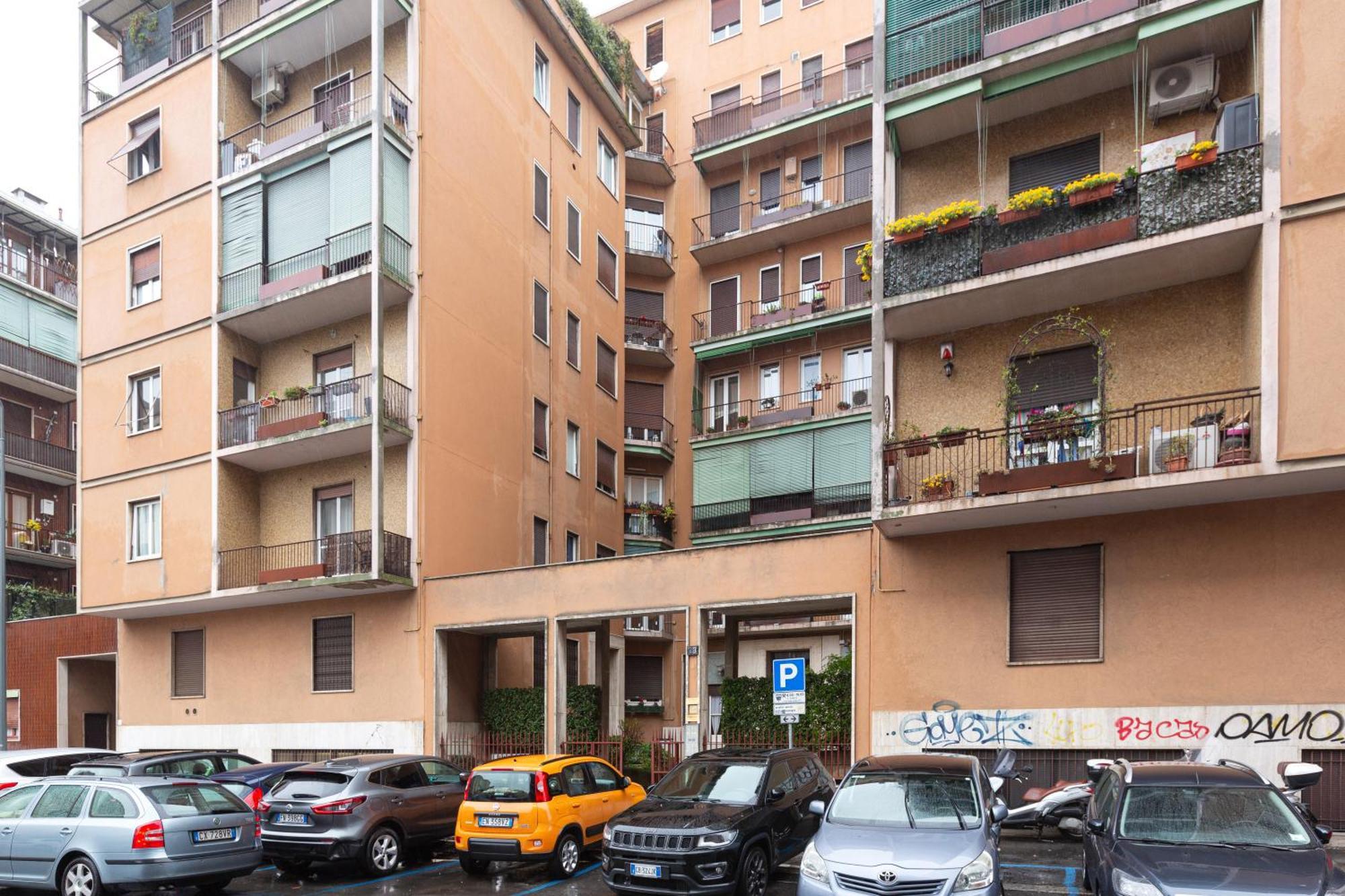 Brand New With Balcony Apartment Mailand
