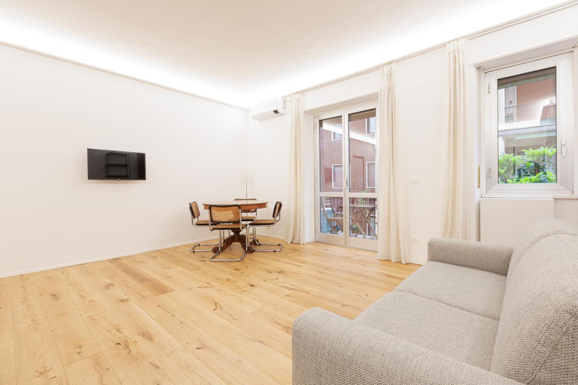 Brand New With Balcony Mailand