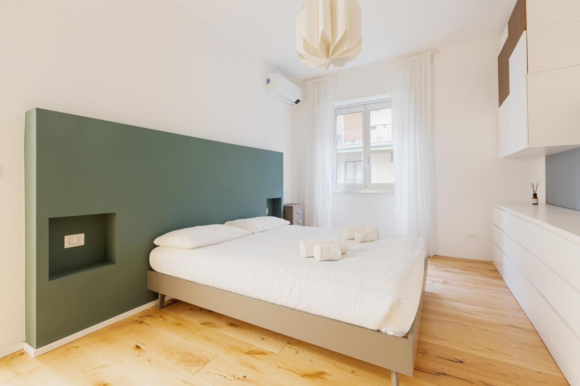 Brand New With Balcony Apartment Mailand