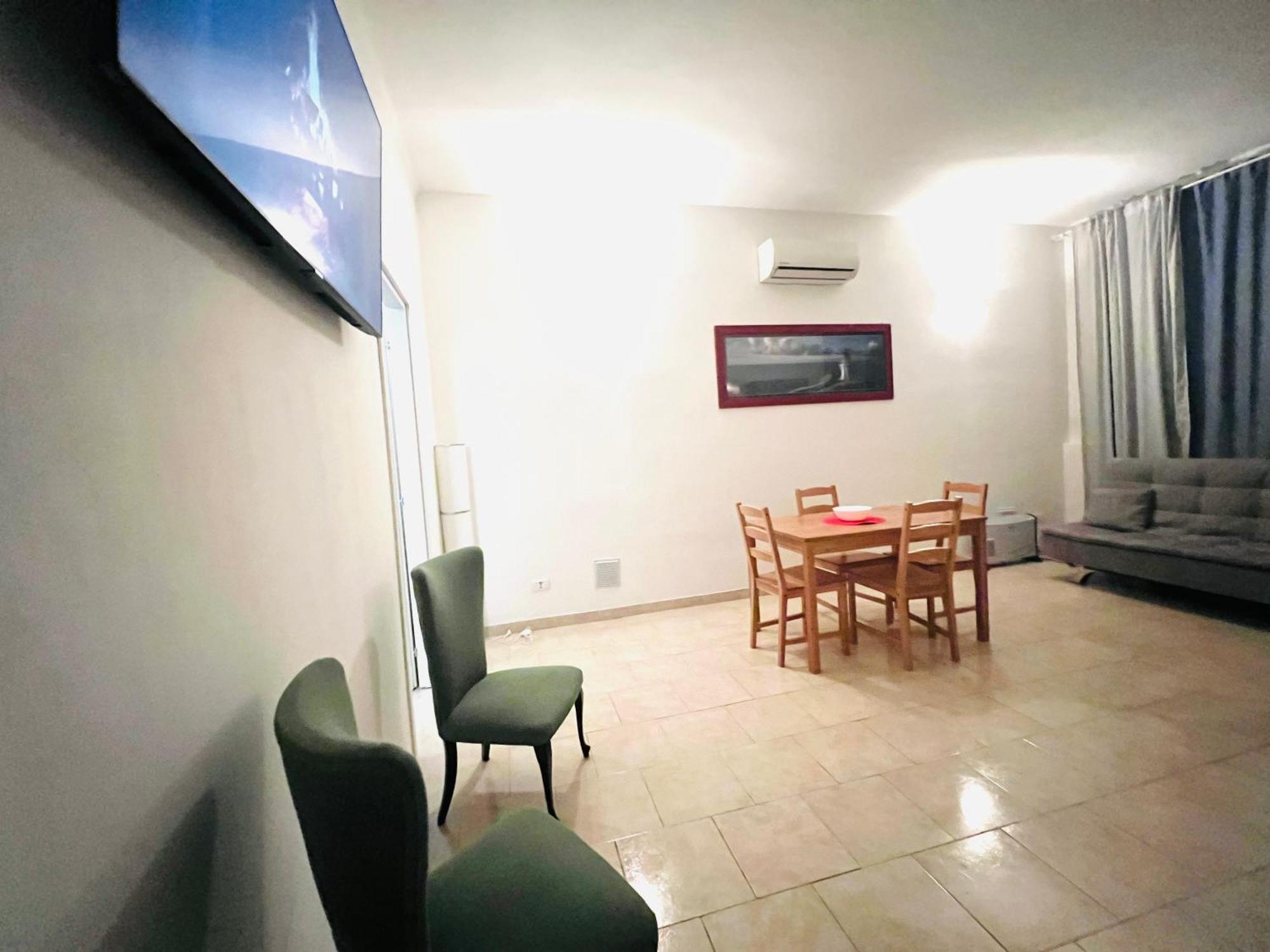 Apartment For 6 Peaple Close To The Red Metro