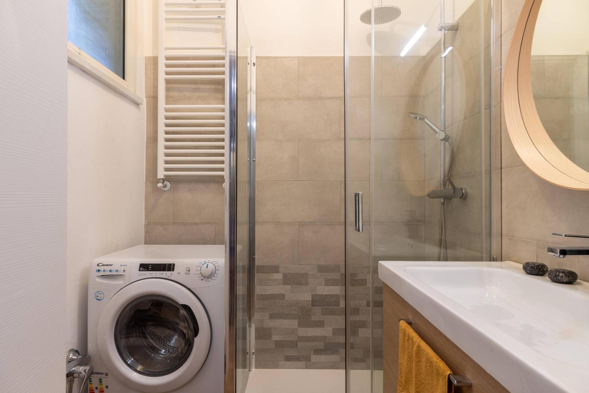 Salutati Flexyrent Ac Apartment