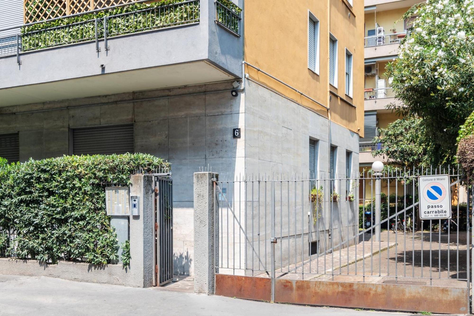 Salutati Flexyrent Ac Apartment *