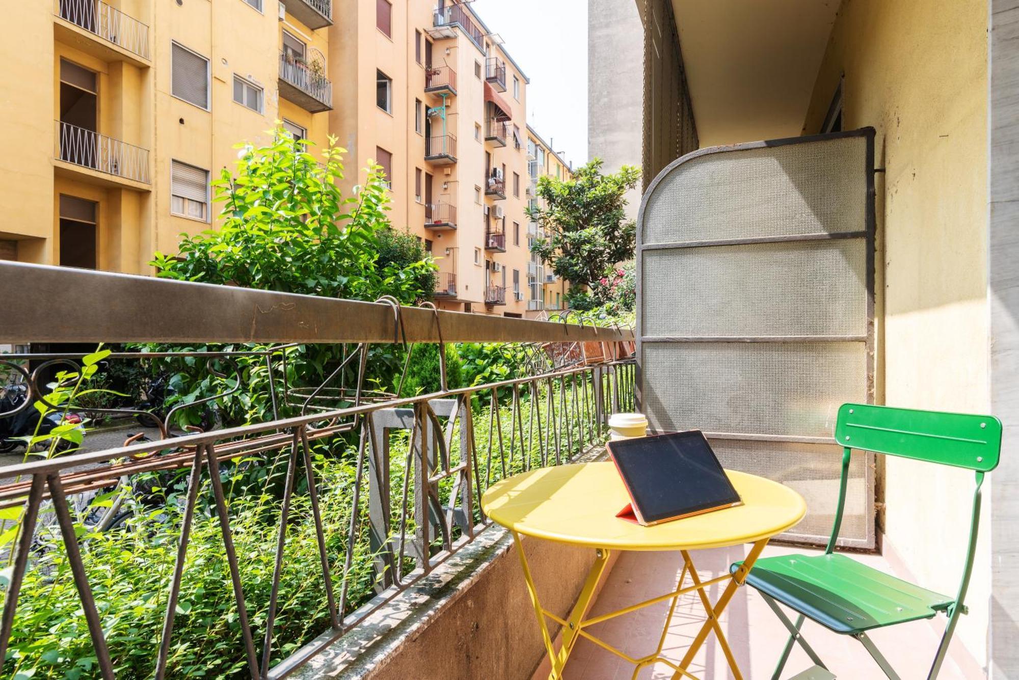 Salutati Flexyrent Ac Apartment