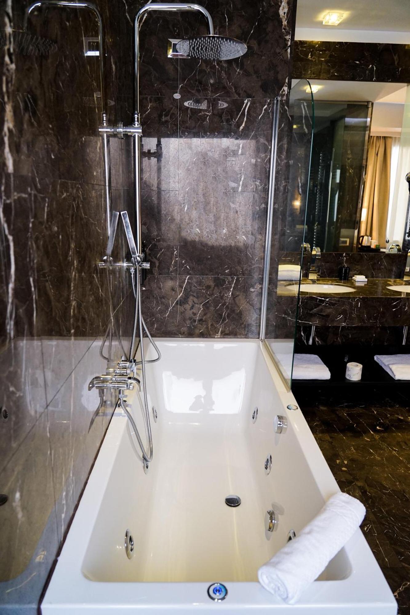 The Unique Hotel 4*