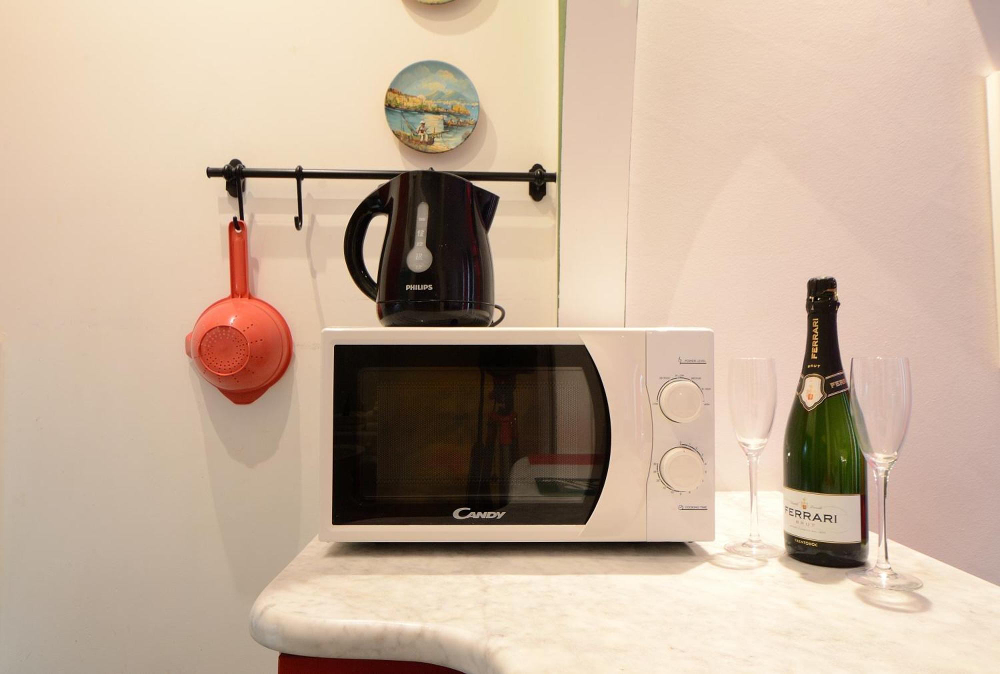 Bellissimo Mini A Tema Bandiera Italiana, Potente Wi-fi, 3 Linee Metropolitane Dietro Casa, Collegato Direttamente Con Aeroporto Di Malpensa E Rho Fiera Milão