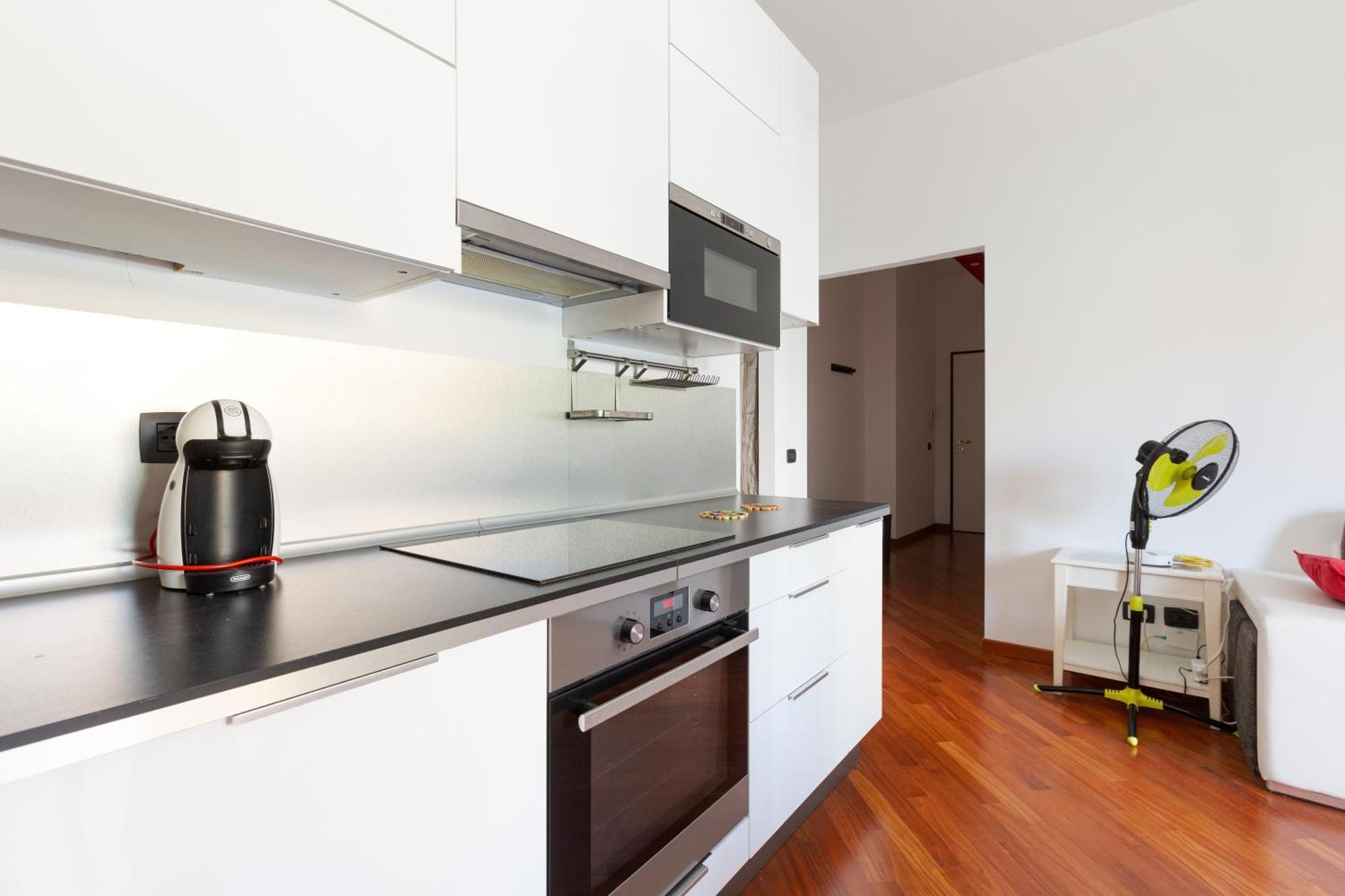 Ca' Granda M5 & Bicocca - With Parking Apartment