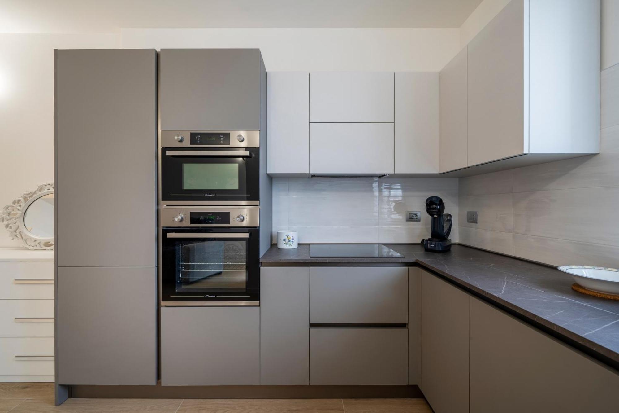 Supersuite With Private Garage Autentica Apartment *