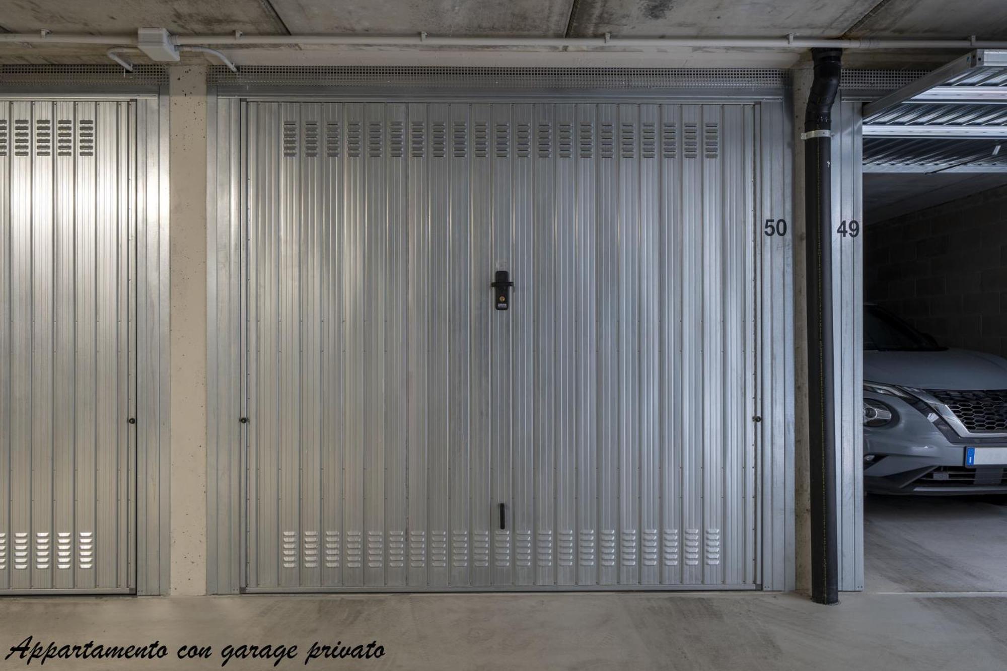 Supersuite With Private Garage Autentica Apartment
