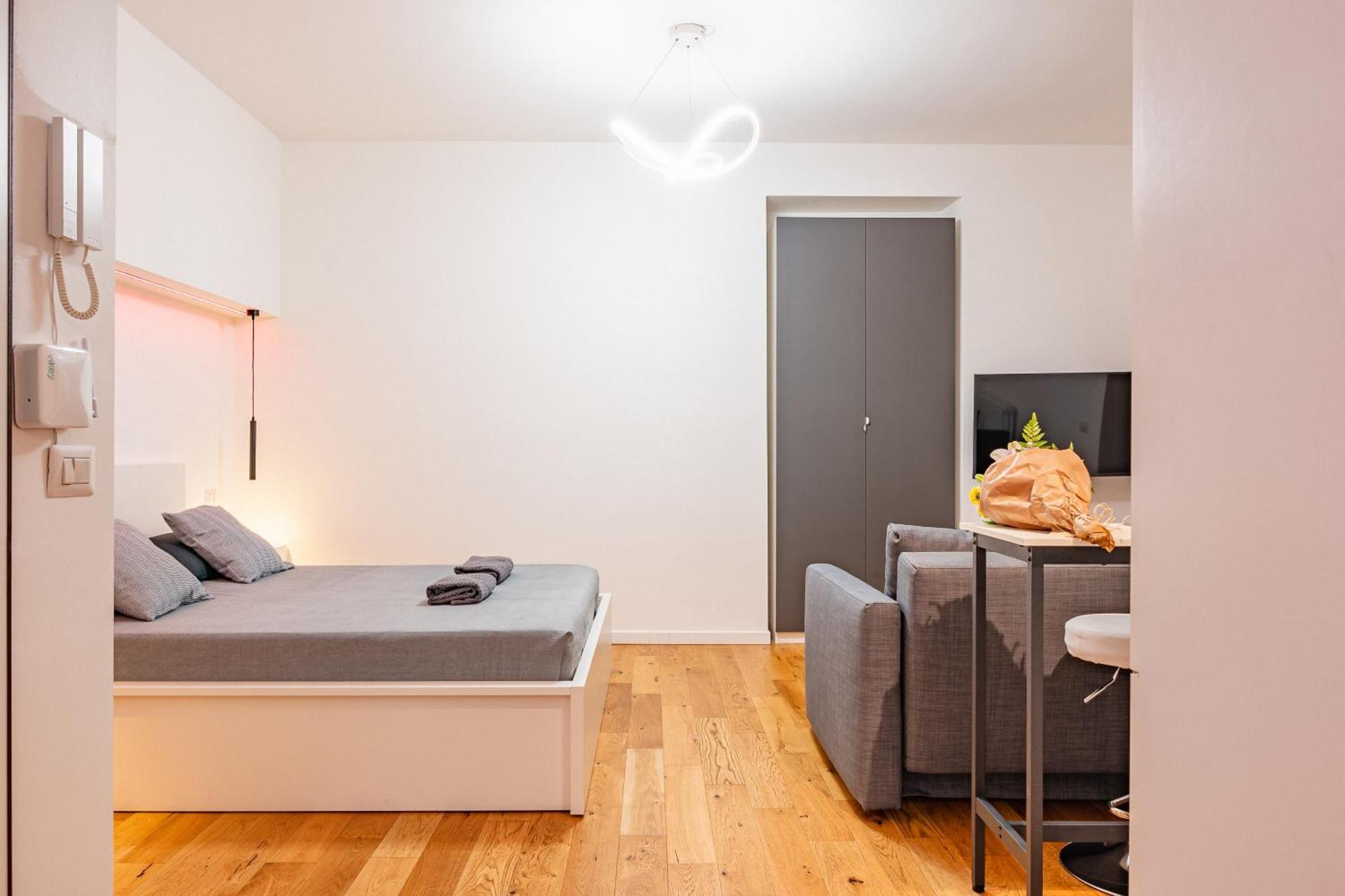 Exclusive Led House Garibaldi Fs