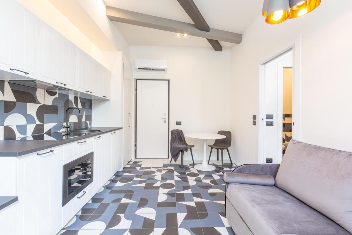 3fo6 -navigli-duomo - Luxury Modern Apartamento Milão