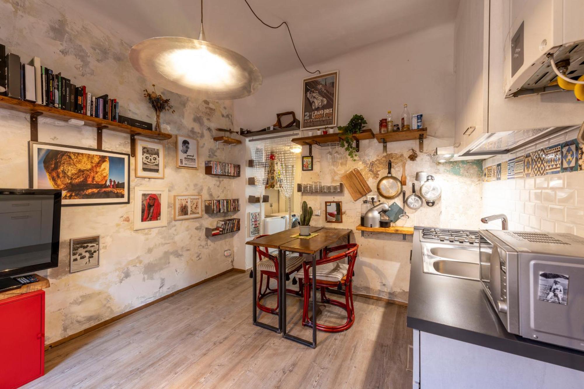 Bessy House, Near Fondazione Prada