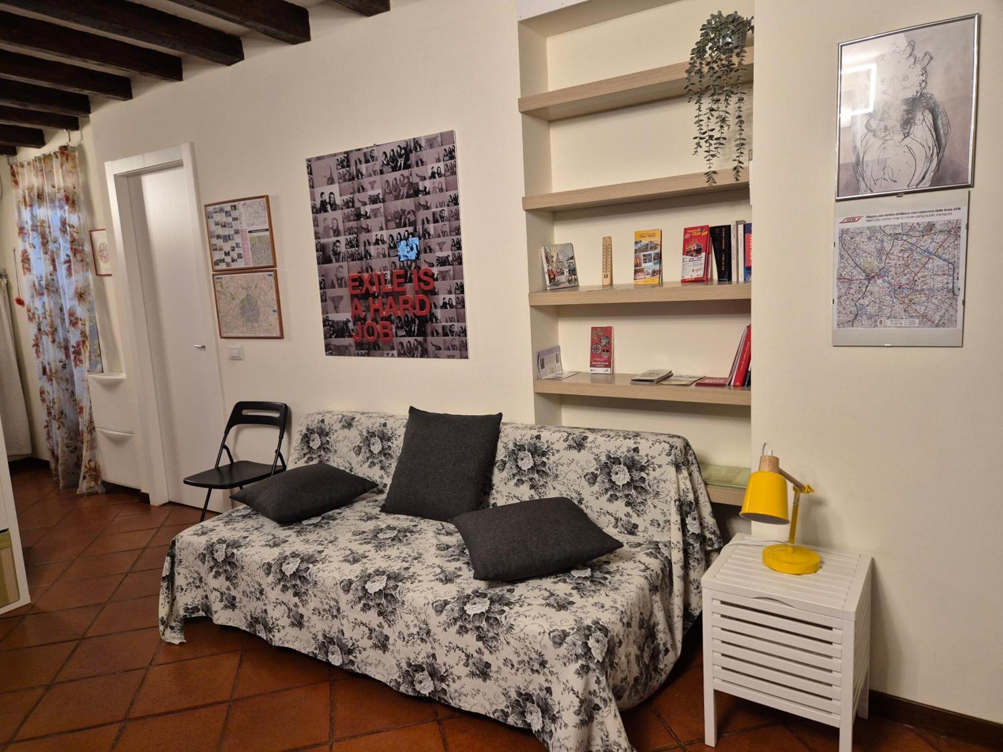 Open Space In Porta Venezia Apartment
