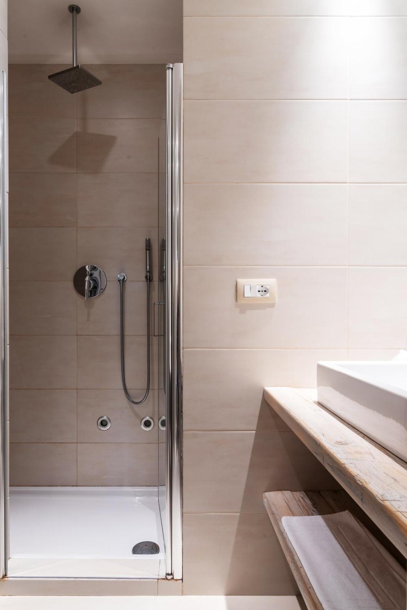 Apartment Ampio E Luminoso Trilocale In Zona Moscova Mailand