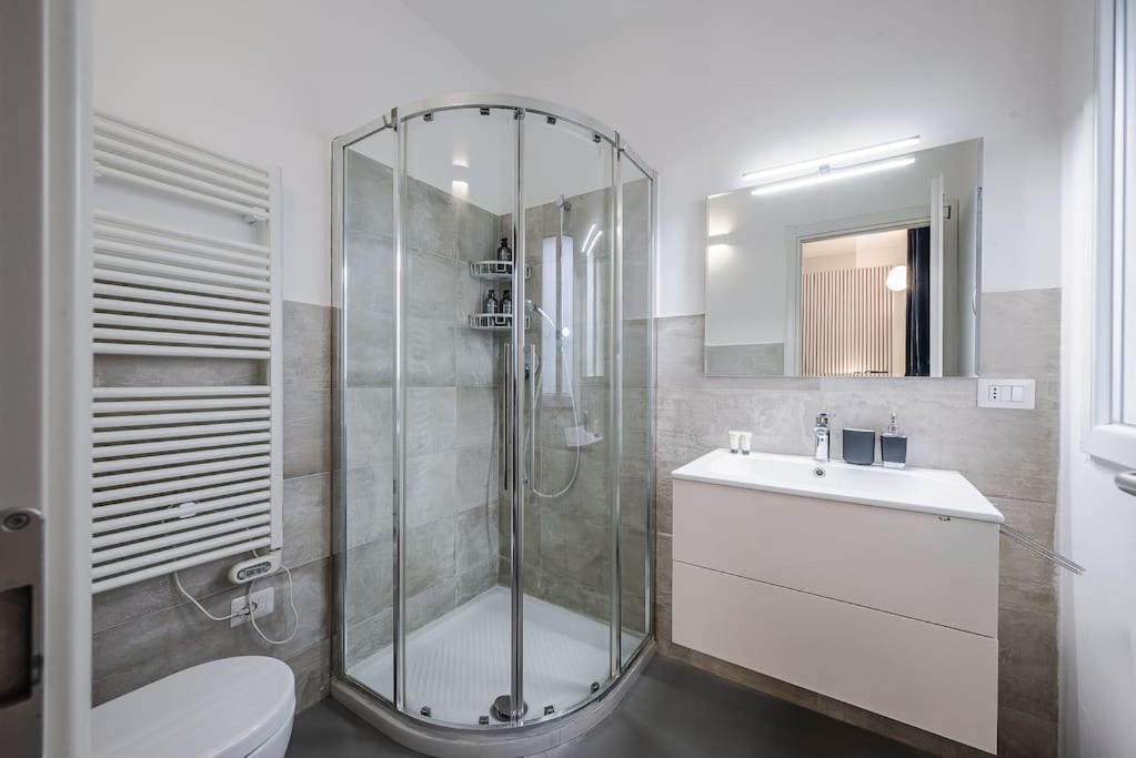 Duomo - Jacuzzi E Terrazzo - Cinema - Free Parking - Gym Pousada