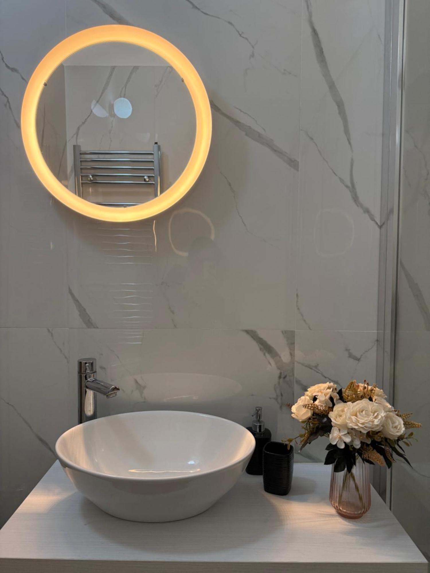 Peony House - 10 Min Duomo Apartment Milan