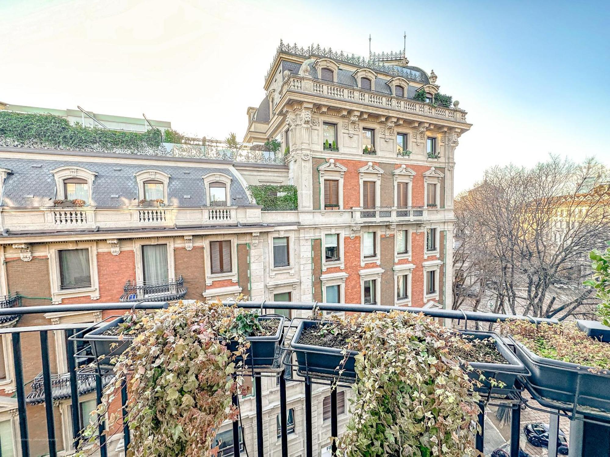 Foro Luxury Penthouse - Vista Duomo E Castello Apartamento