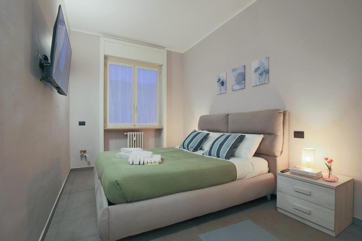 Apartamento Wide & Bright 2 Bedroom Flat 50m From M4 Station Milão