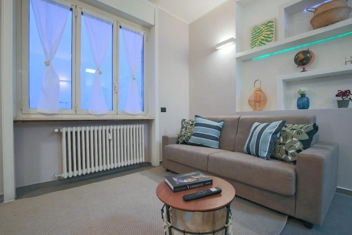 Wide & Bright 2 Bedroom Flat 50m From M4 Station Apartamento Milão