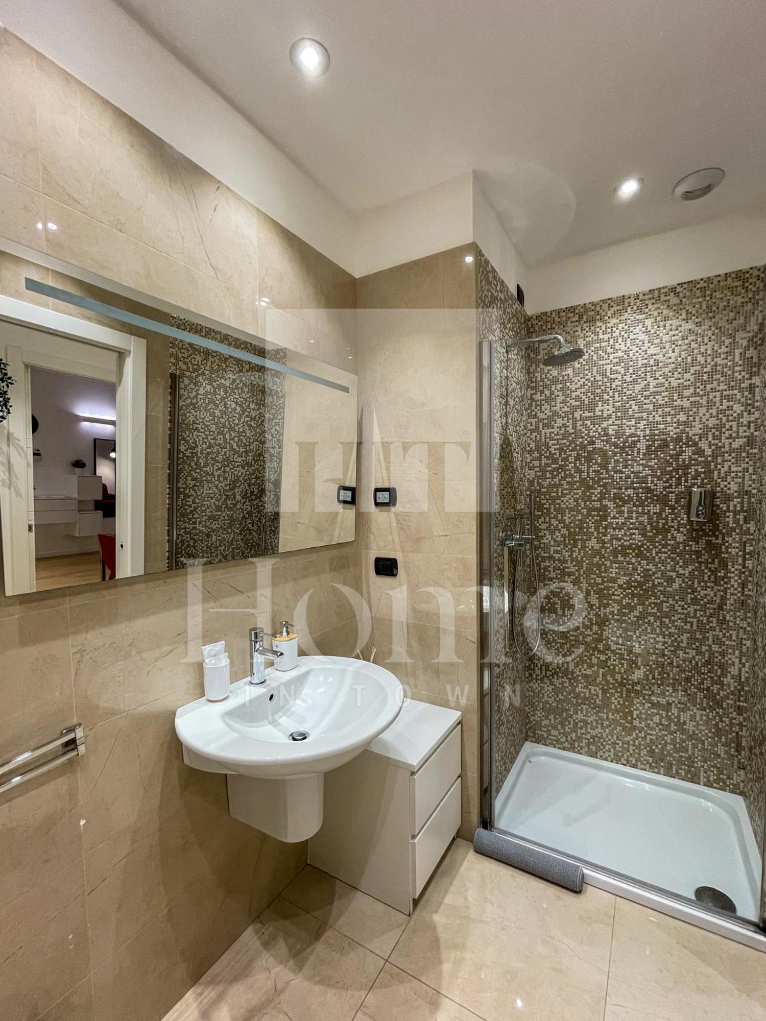 In Town - Porta Nuova District Apartment