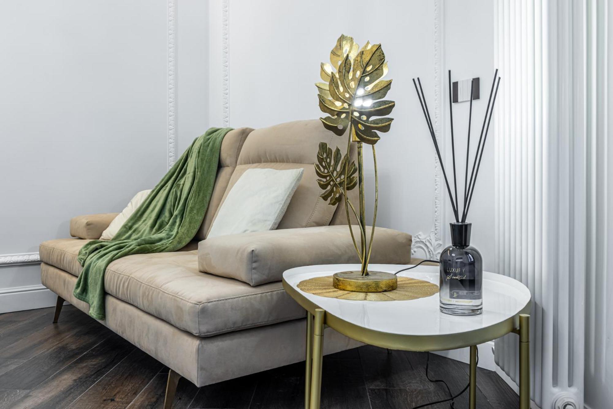 Station, Luxury & Modern With Comfort!