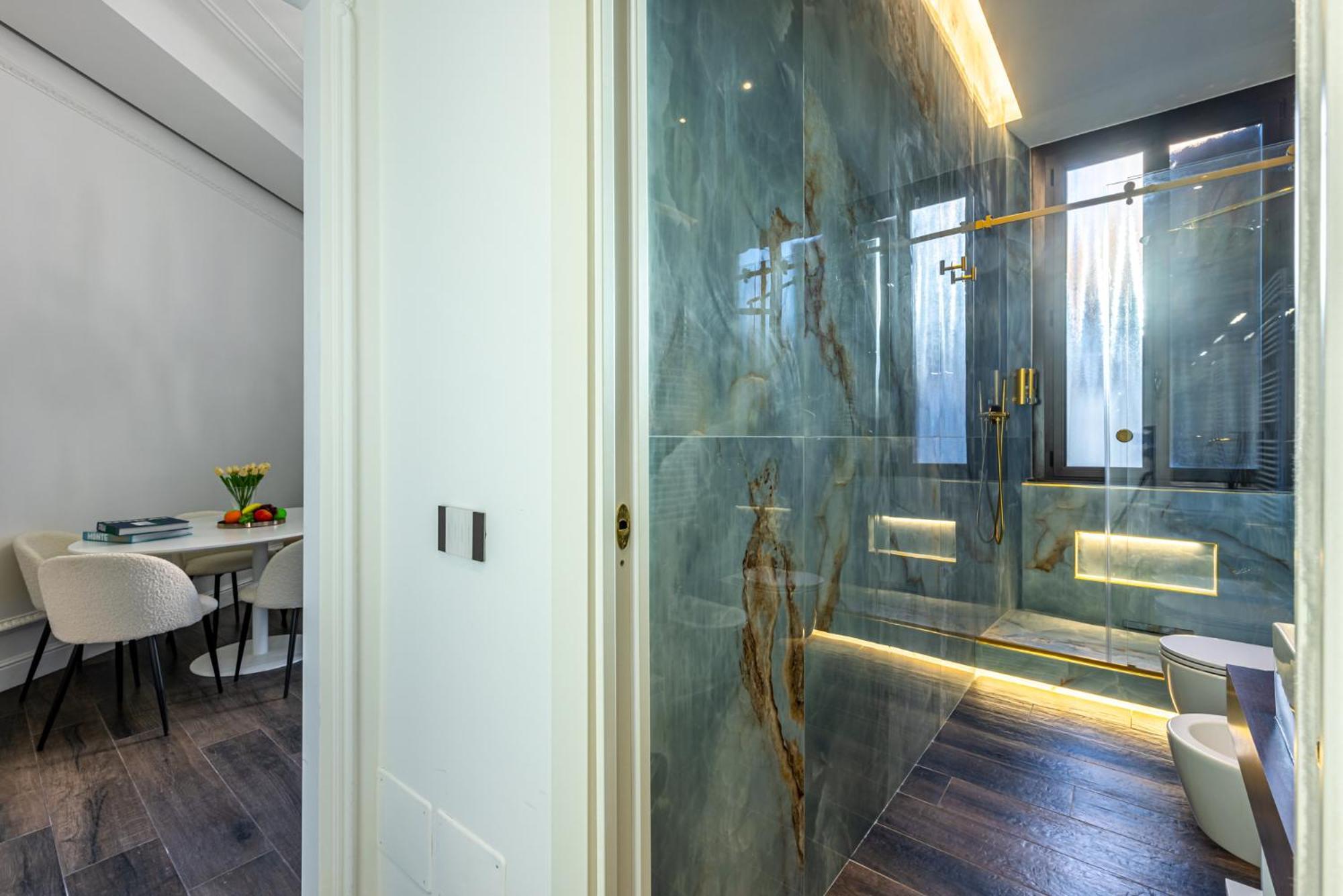 Station, Luxury & Modern With Comfort! Mailand
