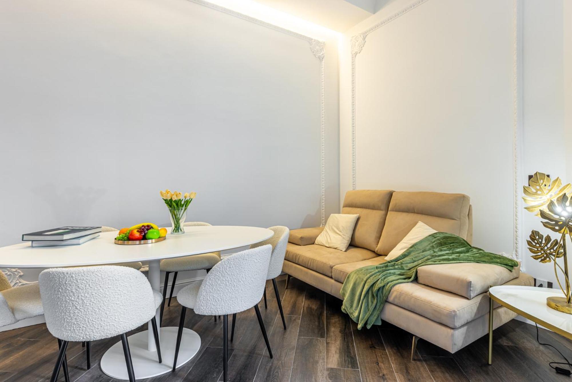 Station, Luxury & Modern With Comfort! Apartment Mailand