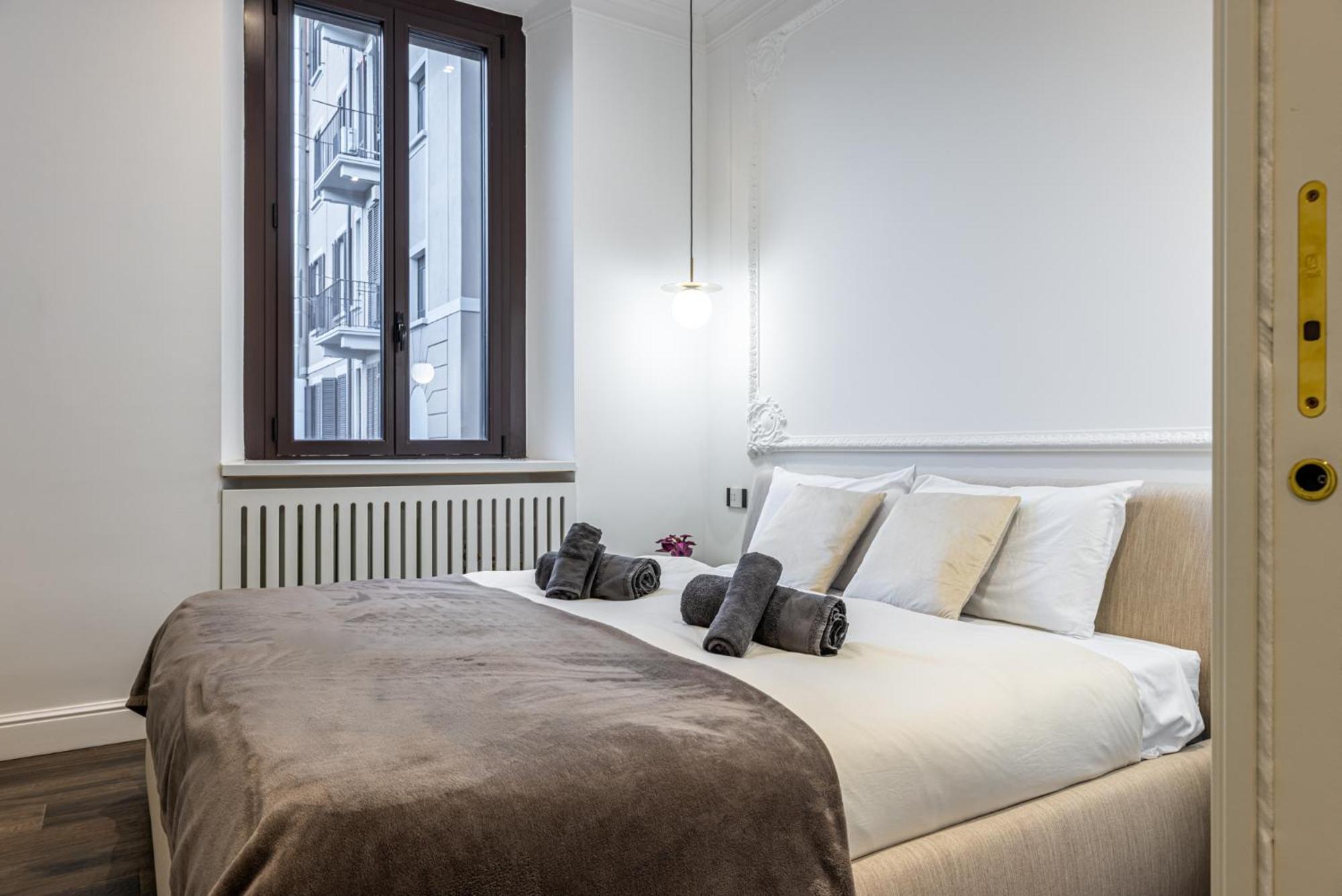 Apartment Station, Luxury & Modern With Comfort! *