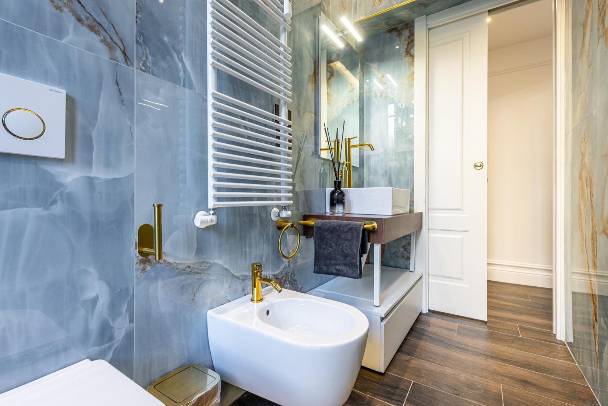 Station, Luxury & Modern With Comfort! Apartment *