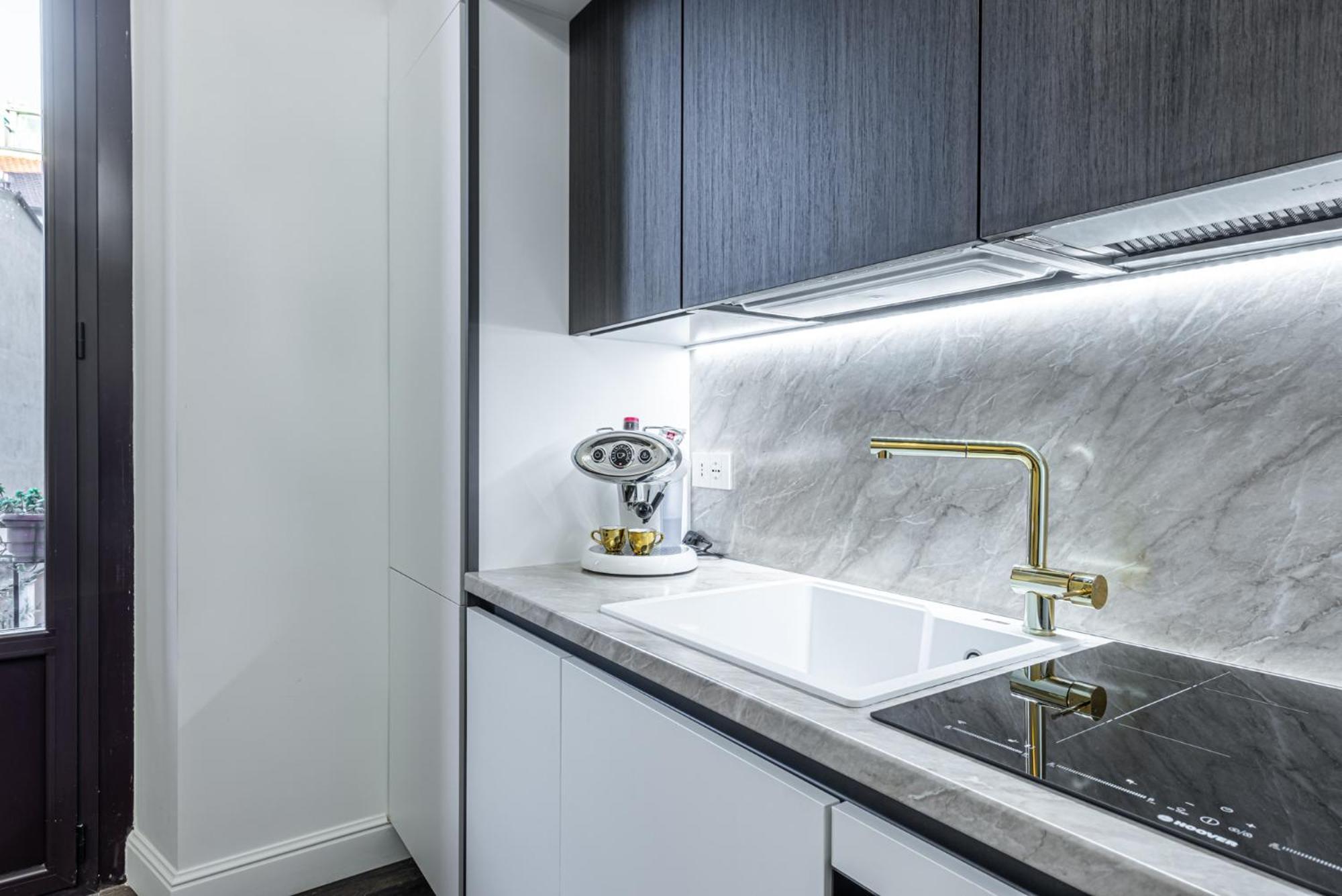 Station, Luxury & Modern With Comfort!
