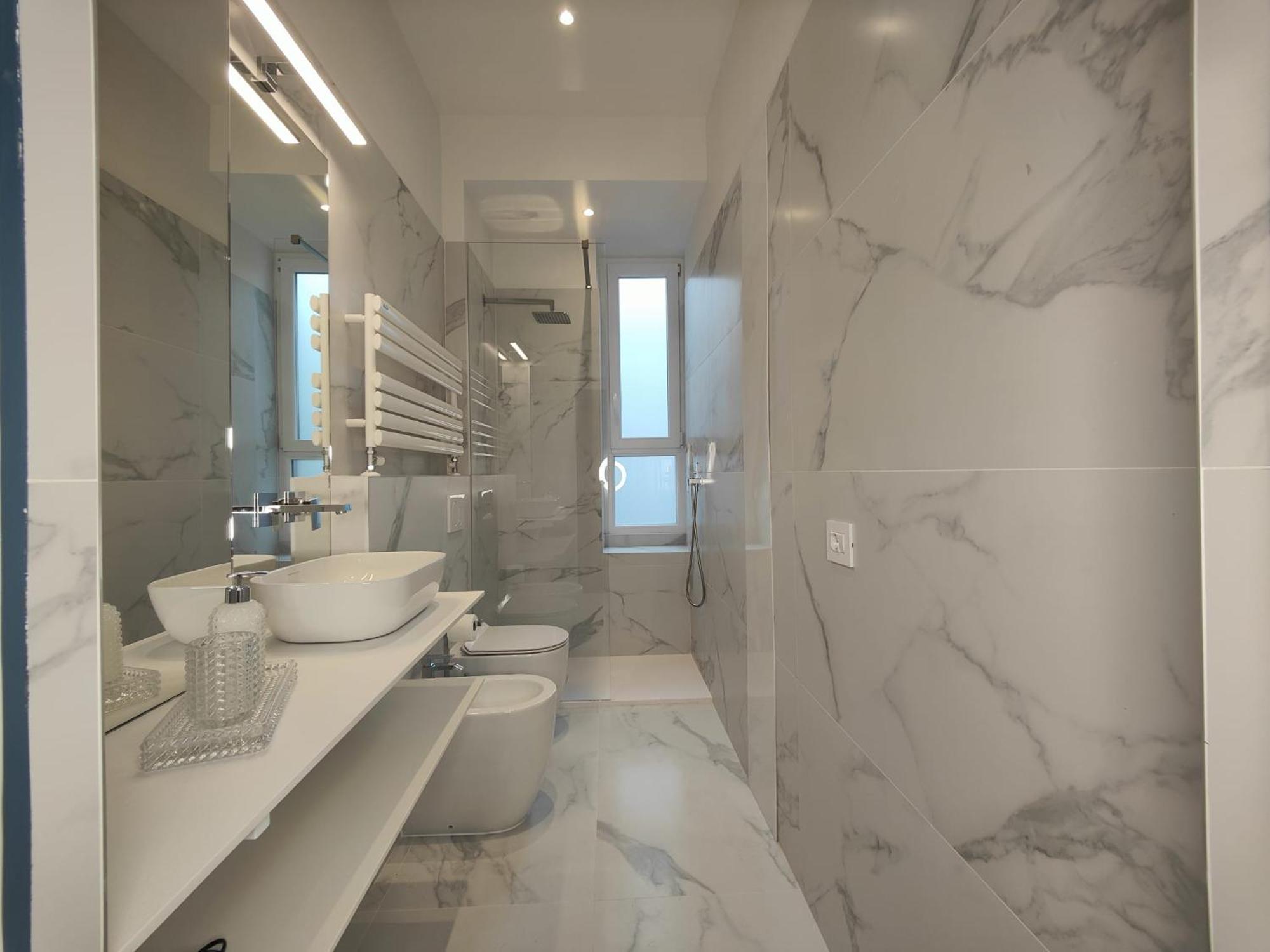 9 Guests 2 Apartments Together 2 And 3 Floor With, 4 Bedrooms, 4 Baths In Milano Downtown With Ac, Wifi And Subway M1 M2 Airport Connected Apartment