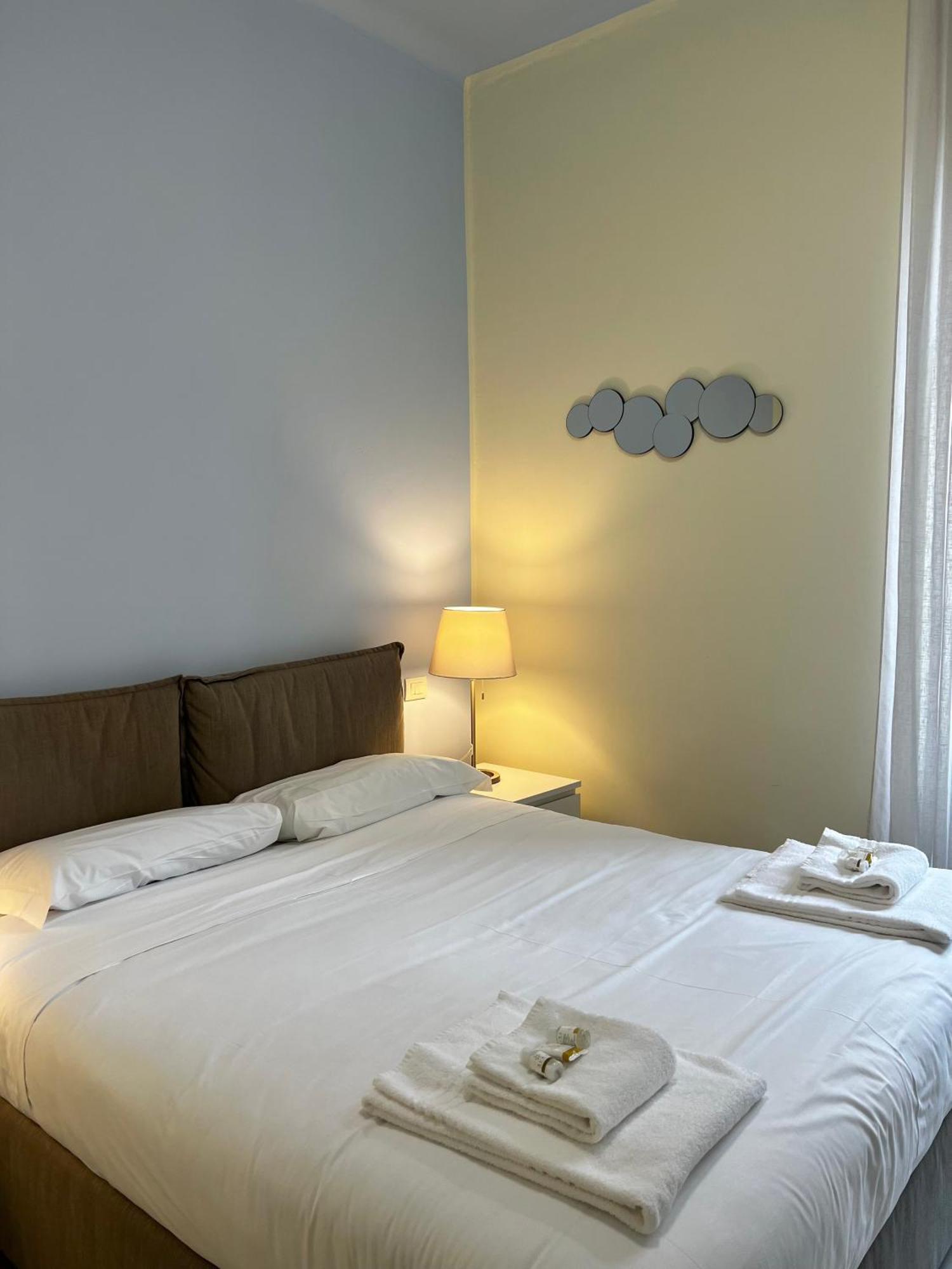 Moderno Vicino Al Centro E Bocconi Apartamento Milão