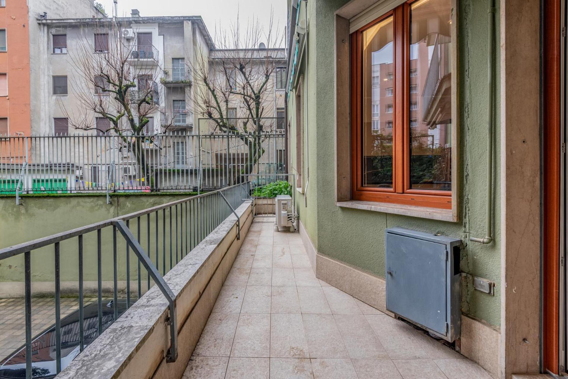Apartment Via Carracci 6 2 Pax Wi-fi Mailand