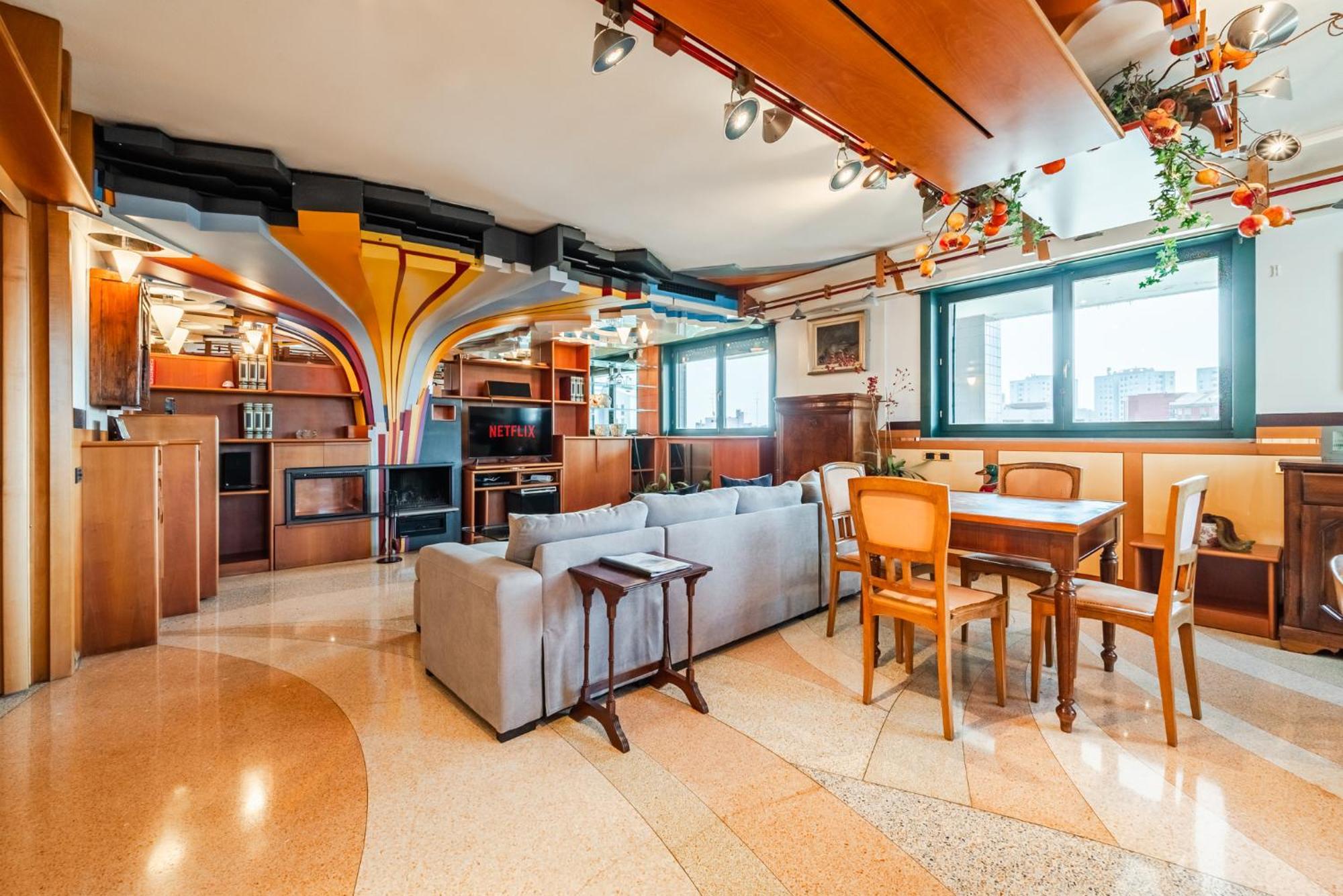 Holiday home Luxury Penthouse - Sauna, Garage, Office, Terrace Milan