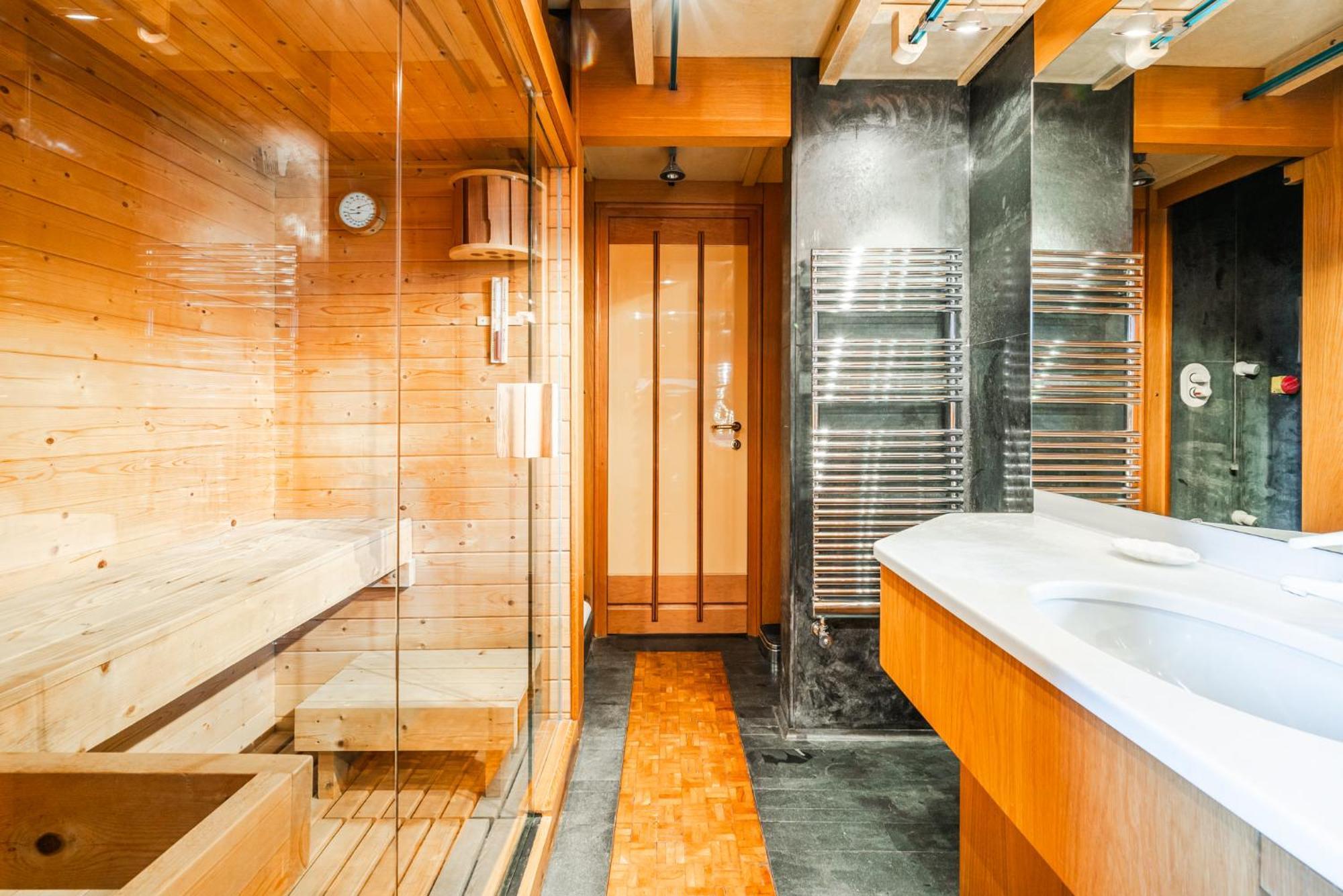 Holiday home Luxury Penthouse - Sauna, Garage, Office, Terrace Milan