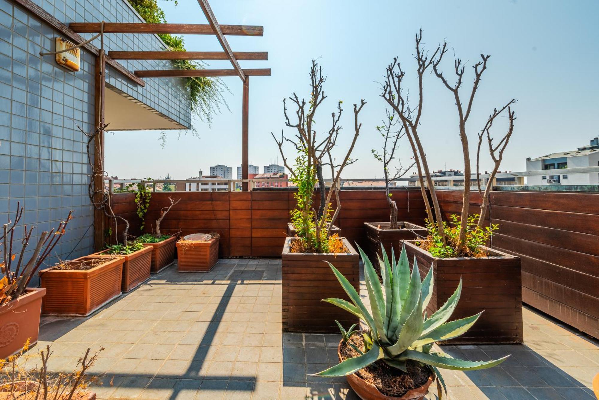 Luxury Penthouse - Sauna, Garage, Office, Terrace Milan