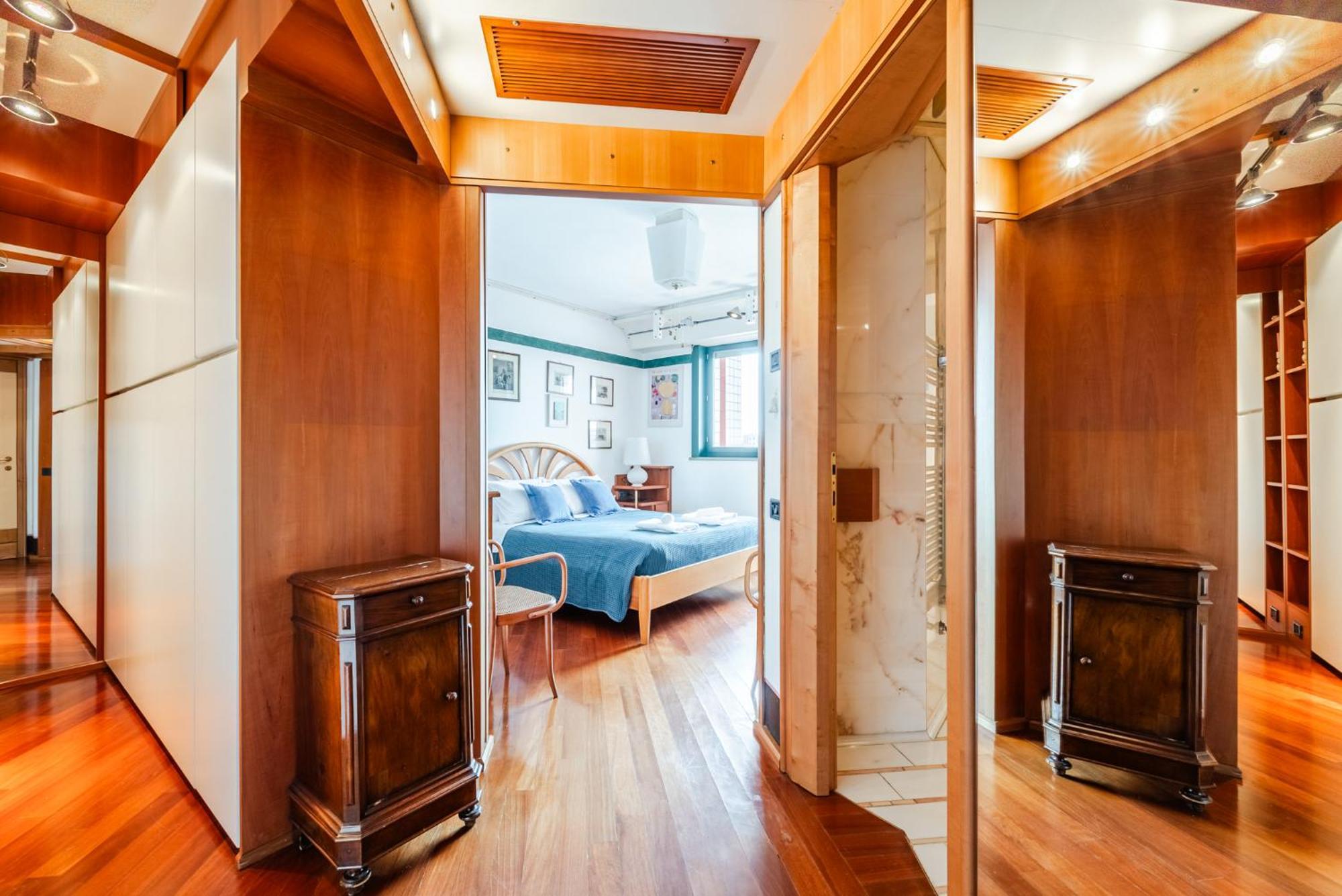 Luxury Penthouse - Sauna, Garage, Office, Terrace