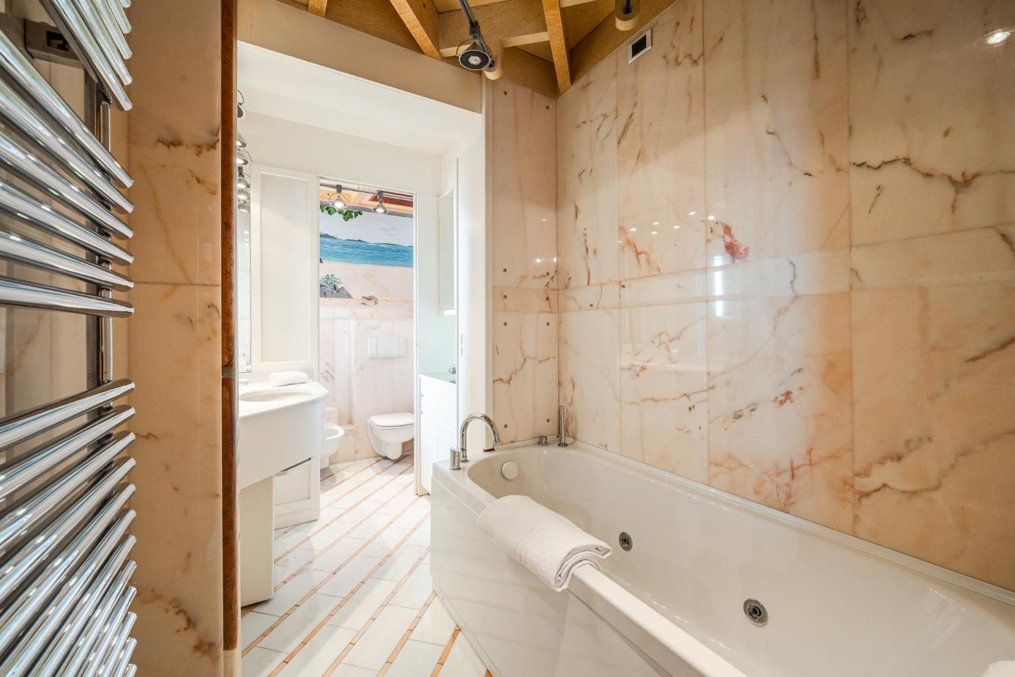 Luxury Penthouse - Sauna, Garage, Office, Terrace Holiday home