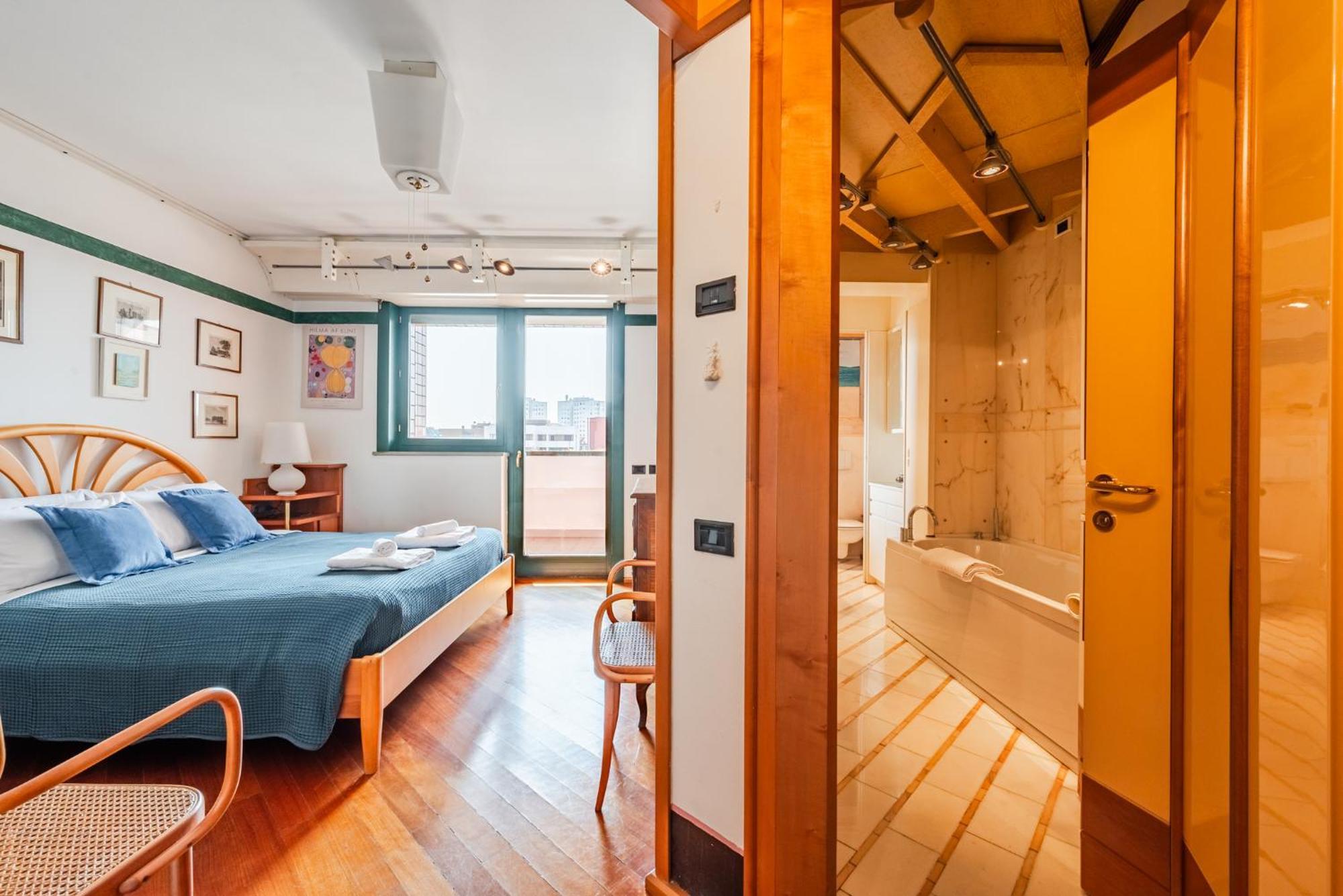 Luxury Penthouse - Sauna, Garage, Office, Terrace Holiday home *