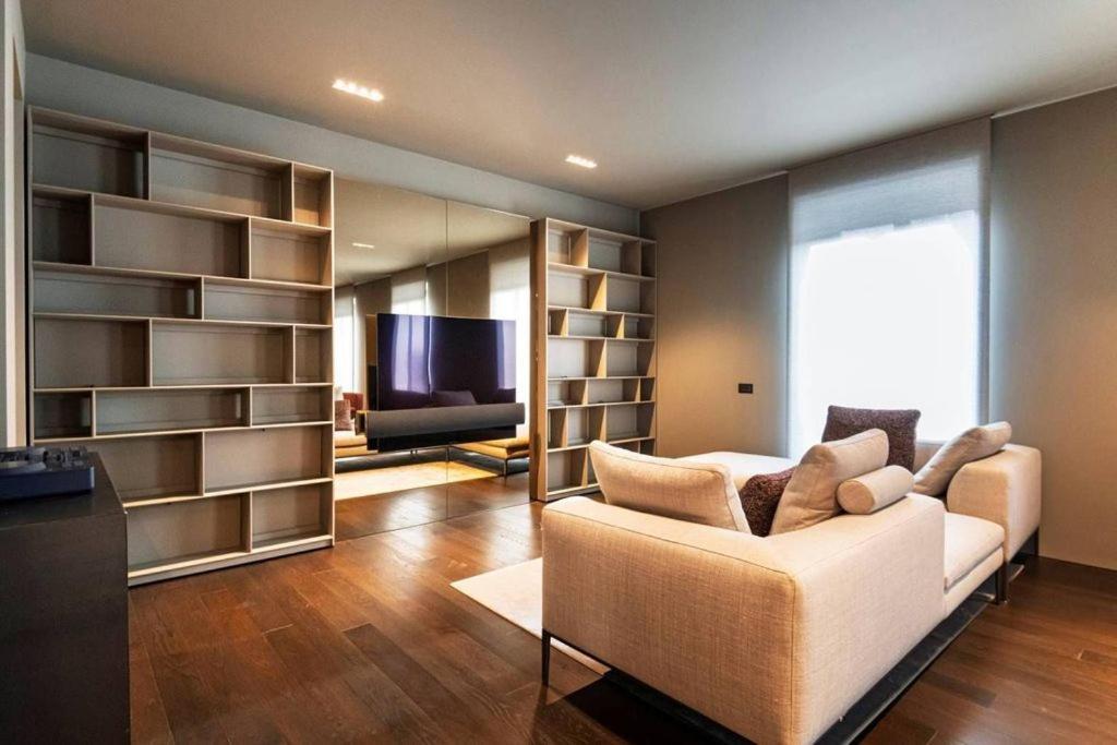 California Luxury Apartment