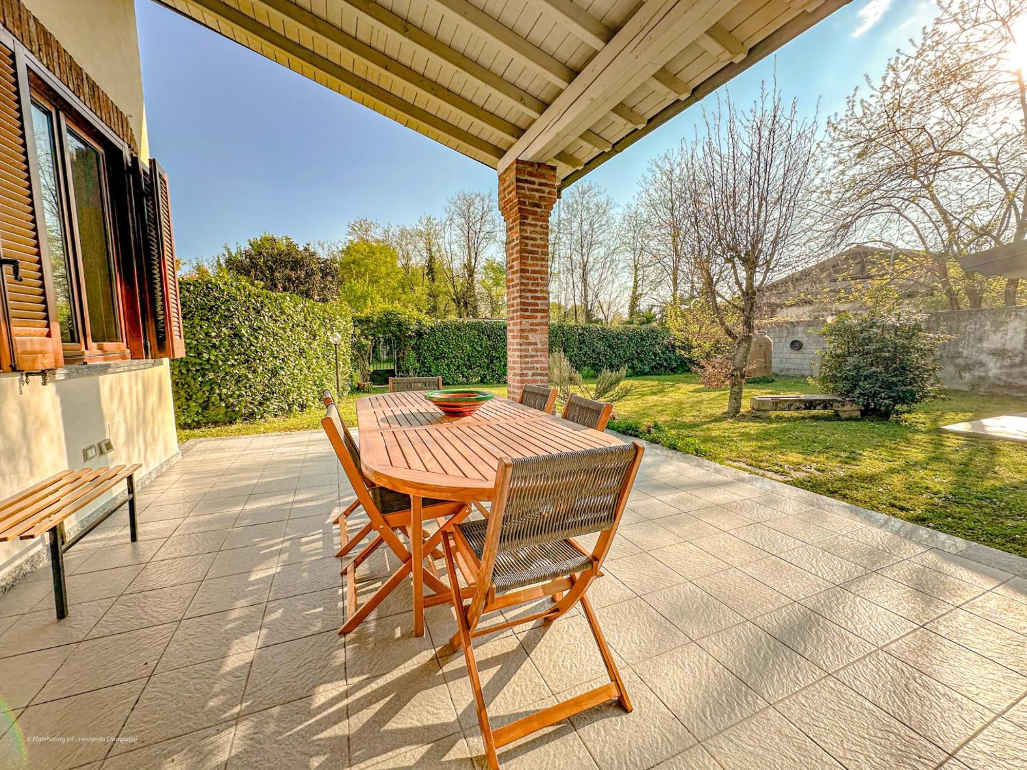 Villa Corelli - Parking And Exclusive Garden