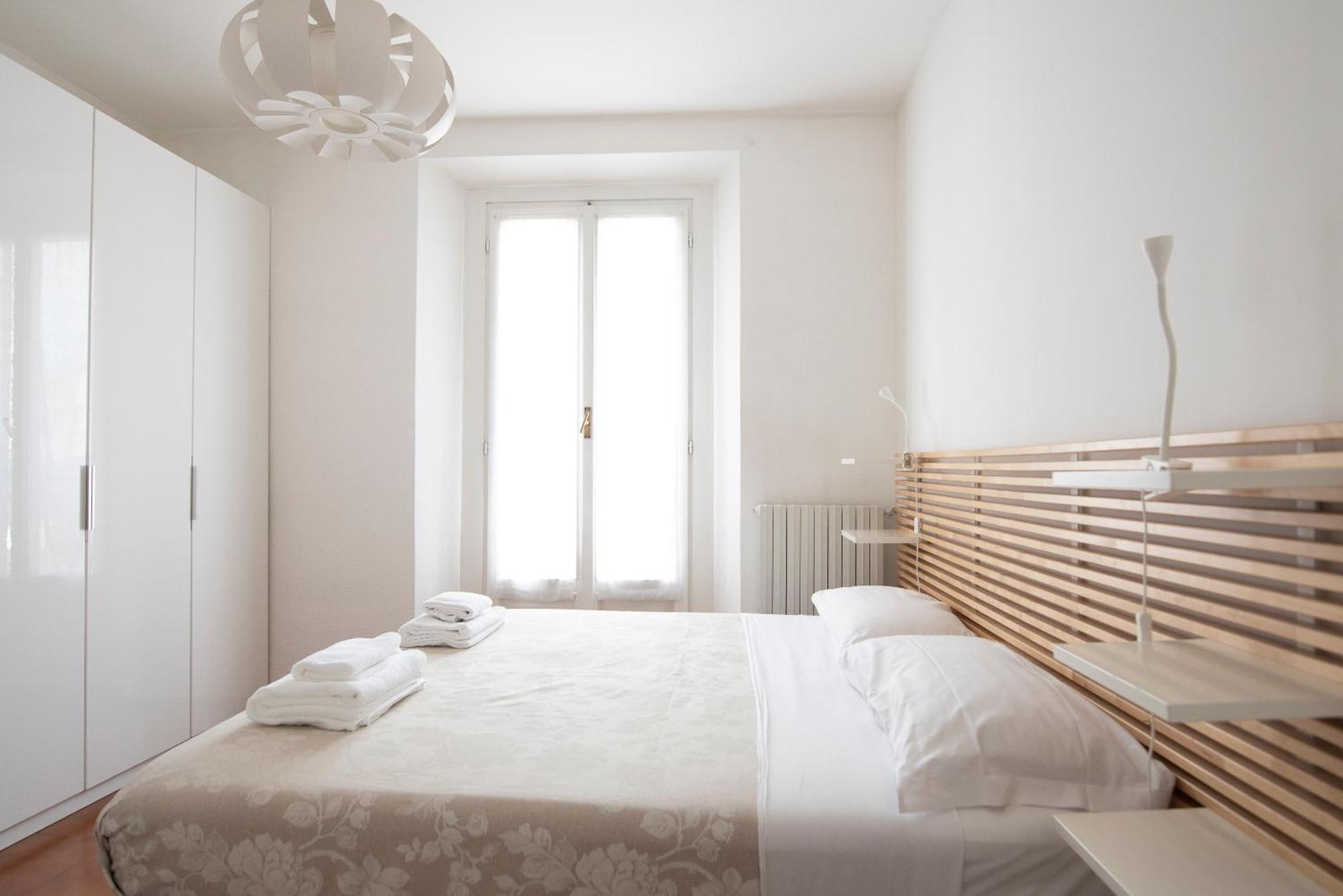 Bright Two-room Corso Genova Area Milão